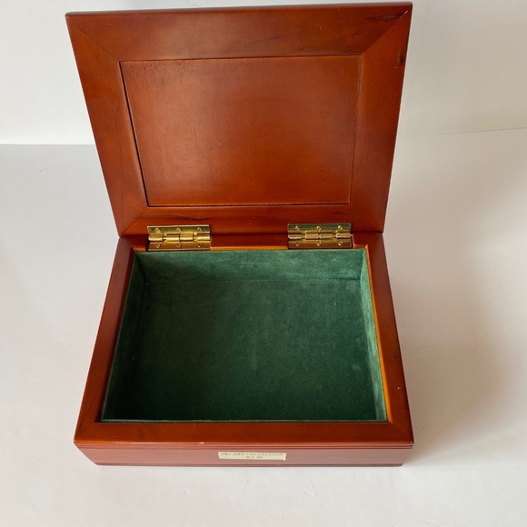 3D Alabaster Religious Plaque Inlaid in Wooden Jewelry Box Vintage - Picture 4 of 10